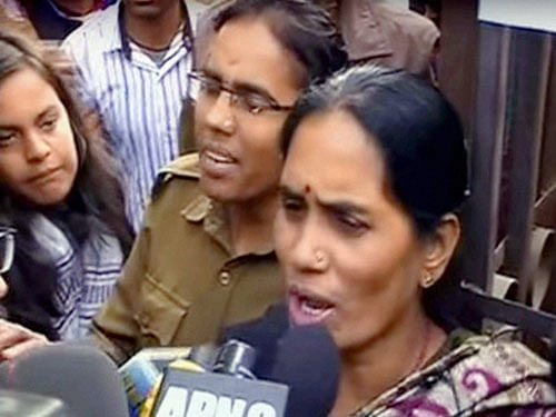 Nirbhaya's mother Asha expresses her disappointment after the Delhi High Court refused to stay release of the juvenile convict in the Nirbhaya gang rape case, pti file photo