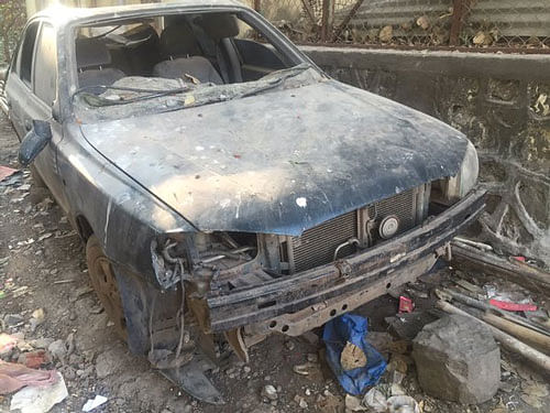 underworld don Dawood Ibrahim's burnt car, image courtesy:twitter