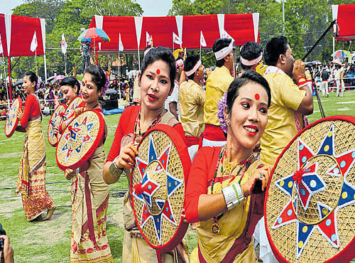 Bihu Dance Saree Fancy Dress Costume – Sanskriti Fancy Dresses