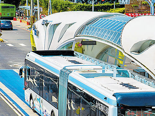 BRTS in Taichung, Taiwan. It was converted to a dedicated bus lane on July 8, 2015 and the BRTS is no longer in operation.