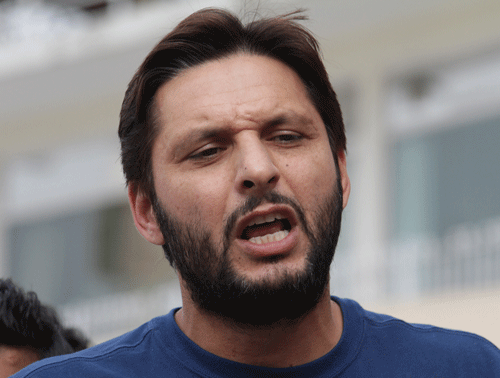 The mediapersons raised slogans against Afridi outside the dressing room at the Gaddafi stadium before a practice match after the spat took place earlier in a press conference addressed by the senior cricketer. file photo