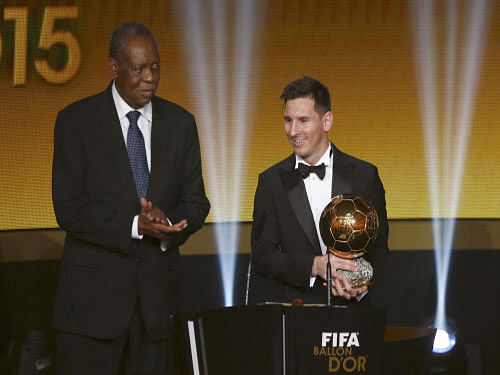 FC Barcelona and Argentina's forward Lionel Messi poses after receiving the 2015 FIFA Ballon d'Or award for player of the year during the 2015 FIFA Ballon d'Or award ceremony at the Kongresshaus in Zurich. Reuters photo