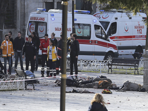 Turkish police sealed off a central Istanbul square in the historic Sultanahmet district on Tuesday after a large explosion, a Reuters witness said, and the Dogan news agency reported several people were injured in the blast. Reuters Photo.
