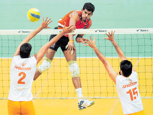 live wire Jerome Vinith's thunderous smashes stood out in Kerala's run to the final of the Senior National volleyball championships in Bengaluru recently. DH photo/ Kishor Kumar Bolar