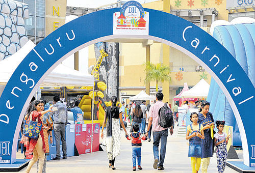 Visitors at the Bengaluru Carnival organised by Deccan Herald at Phoenix Market City,. DH photo