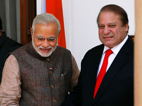 Prime Minister Narendra Modi and his Pakistani counterpart M Nawaz Sharif. PTI file photo