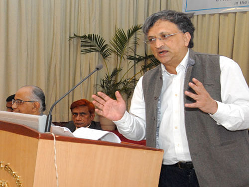 Expressing concerns over increasing threats to freedom of expression, Guha came down heavily on the BJP-led government for being 'hostile' to the writers community. Dh File photo