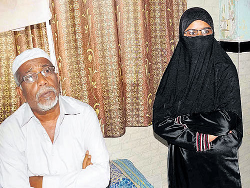 The wife and father-in-law of Muddabir Shaikh, who was arrested by the NIA and ATS for links with IS network. DH photo