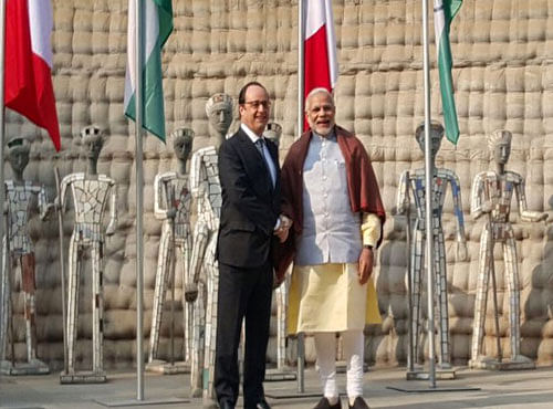 French President Francois Hollande and Prime Minister Narendra Modi. Picture courtesy Twitter
