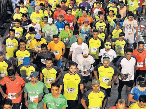 While running marathons are becoming popular by the day, very few prepare for it in the right manner.