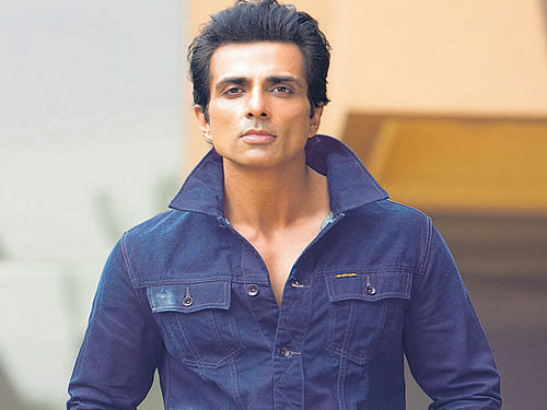 crossing borders Bollywood actor Sonu Sood has made a mark with the villainous roles that he played in 'Dabangg' and 'Julayi'. He has also acted in Telugu, Tamil and  Kannada films. He made his Kannada debut with 'Vishnuvardhana', opposite Sudeep.  His other notable projects are 'Ramaiya Vastavaiya', 'Entertainment', 'Happy New  Year' and 'Gabbar Is Back'. He will soon be seen opposite  good friend Jackie Chan in 'Kung Fu Yoga'.