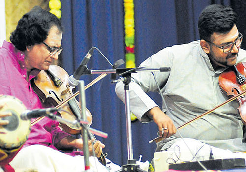 A performance at Nada Brahma Sangeetha Sabha (below) in Mysuru. DH PhotoS by Irshad Mahammad