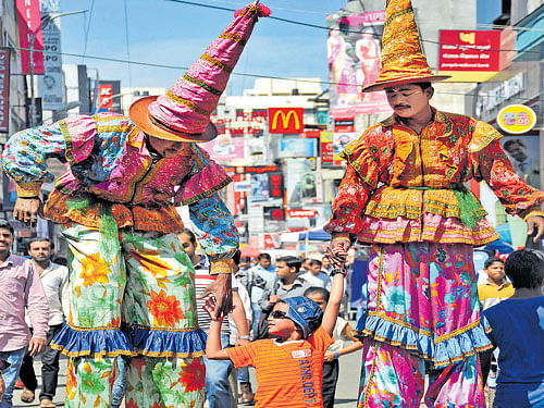 colourful The 'Open Street' events at Commercial Street and (below) Sadashivanagar. DH&#8200;PHOTOS