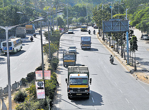 Without congestion, vehiclesmove freely on the Outer Ring Road in Hebbal on Tuesday. DH PHOTO
