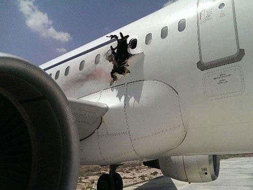The airplane, operated by Daalo Airlines and flying from Mogadishu to Djibouti with around 60 passengers, landed safely. Image courtesy: Twitter