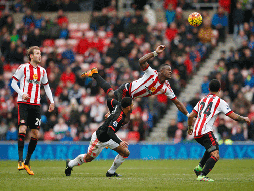 Sunderland's Lamine Kone in action with Manchester United's Memphis Depay Action Images via Reuters.