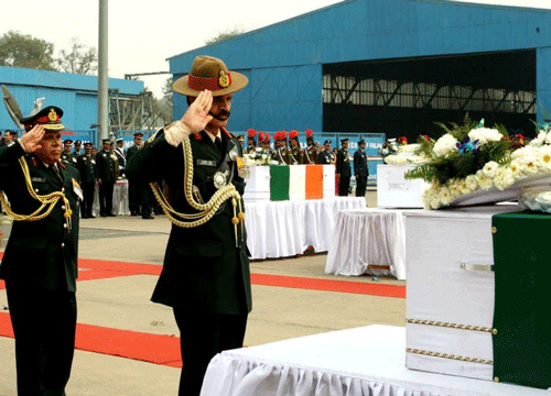 Army Chief Gen Dalbir Singh pays tribute at mortal remains of 9 soldiers killed in avalanche in Siachen. Photo credit: twitter
