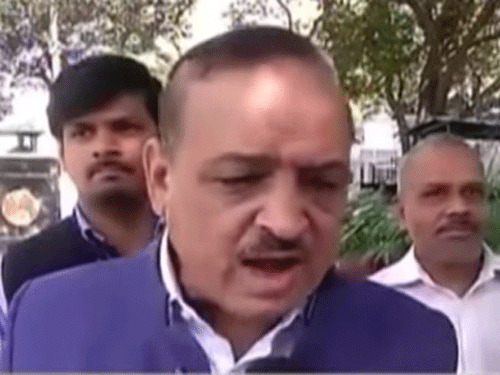 Delhi BJP MLA O P Sharma, who is an MLA from Vishwas Nagar here, said that when he was walking out of the court, some people were raising slogans allegedly in favour of Pakistan which led to a scuffle. Screen grab.