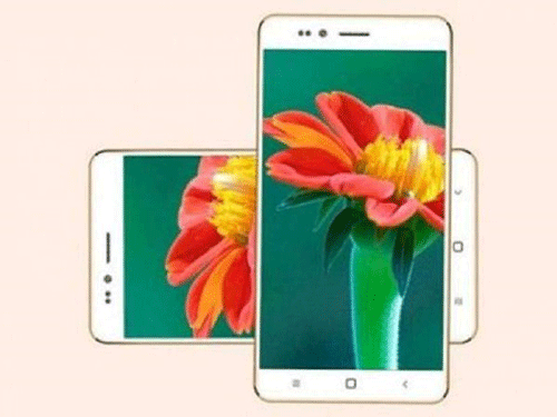 The 3G handset, Freedom 251, features a 4-inch display, Qualcomm 1.3-GHz quad-core processor and 1 GB RAM, according to details shared by the company. Image courtesy Twitter.