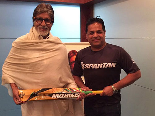 Bachchan said he is honoured to receive the gift from Gayle. Image courtesy: Twitter