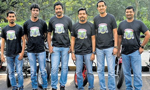 (From left) Madhu TC, Praveen Venkatappa, Vijay Kumar TT, Kaushik Vastare, Shashank Sreekanta and Vinod Thomas. DH PHOTO BY KISHOR KUMAR BOLAR