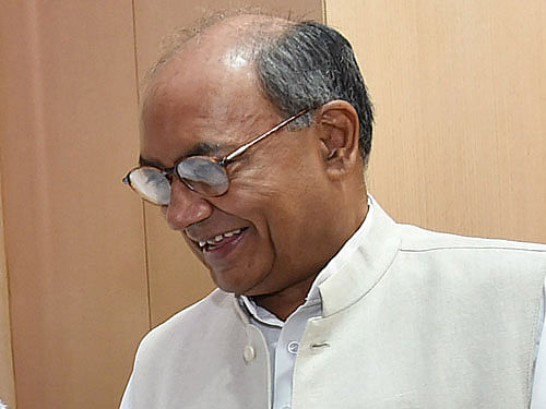 Senior Congress leader Digvijay Singh was also present at the reception party. Major players in UP, including the SP and BSP, have ruled out any pre-poll alliance and have instead decided to go it alone in the Assembly elections due next year. DH file photo
