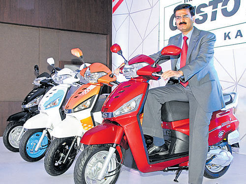 Gusto scooty on online road price