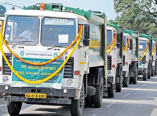 The BBMP inducted 25 highly mechanised compactors into its fleet on Wednesday. DH PHOTO