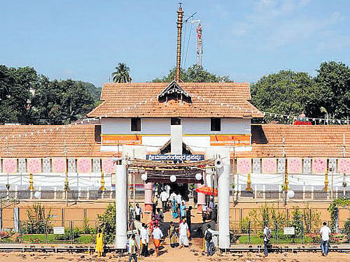 The 800-year-old Mahalingeshwara temple in Puttur generates an income of more than Rs one crore per annum. (Right) The invitation with Ibrahim's name.