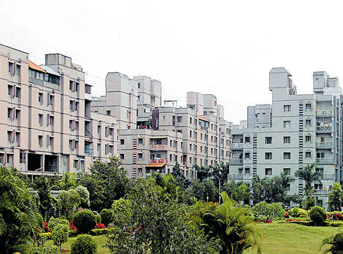 An order passed by the Bangalore Urban District Registrar in 2011, which is among the documents the Lokayukta is looking into, states that sites were registered from 2004 to 2011 though there was no site on the ground or a developed layout. DH file photo for representation