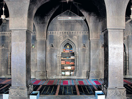 The 'mihrab' at the Zainabad mosque