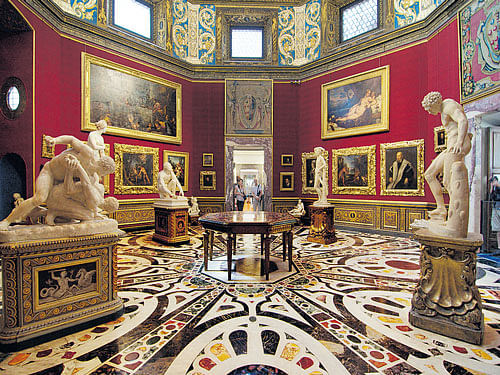 art display Tribuna of the Uffizi shows some of the most-valued artworks of the Renaissance period. Photo by author