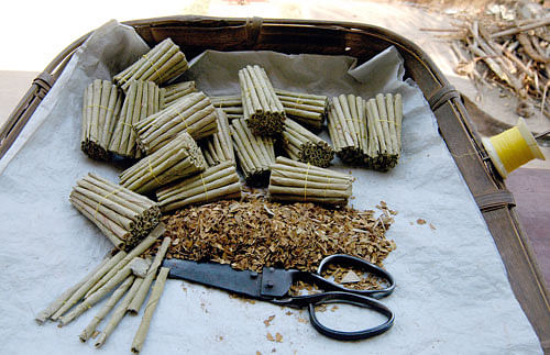 All India Beedi Industry Federation, a body of over 240 manufacturers controlling over two-third of total branded beedi production, said the loss due to stopping production will be around Rs 200 crore daily. DH File Photo