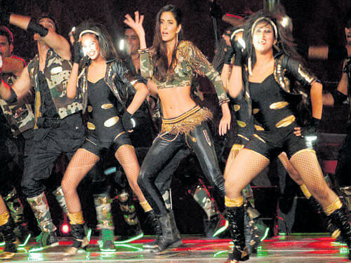 night of song and dance (Clockwise from top) Bollywood actresses Katrina Kaif, Jacqueline Fernandez and West Indies' all-rounder Dwayne Bravo set the stage on fire during the IPL opening ceremony in Mumbai on Friday. pti