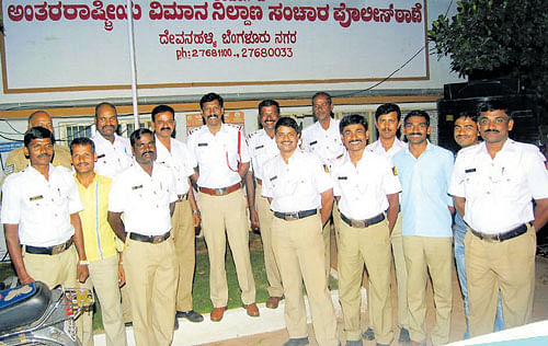 The staff attached to Devanahalli traffic police station, Bengaluru. DH PHOTO