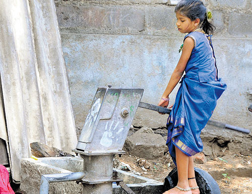 Bengaluru gets 1,350 million litres of water per day under Cauvery I, II, III&#8200;and IV&#8200;stage. But that is not proving sufficient , hence the dependence on borewells. DH&#8200;File Photo