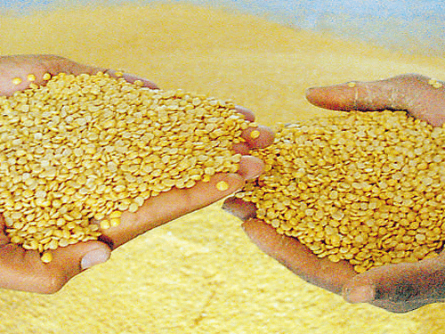 A kilogram of fine variety of tur dal costs not less than Rs 160 to Rs 170 in Bengaluru city, while millers in Kalaburagi are selling it at about Rs 12,000 to 14,000 a quintal. File photo