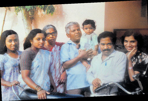 (From left) Suma, Latha, Devayany, T G Raman, Vineeth, Mohan Kumar (the author) and Geetha.