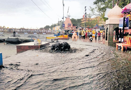 Nature's fury: Heavy thunderstorm at the Simhastha Mahakumbh in Ujjain on Thursday. PTI