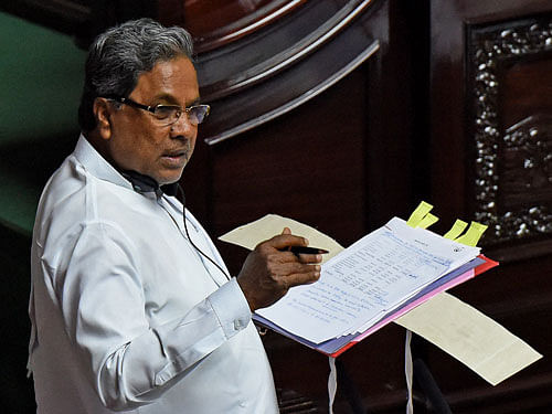 Siddaramaiah interacted with beneficiaries of the government's welfare schemes. The interactions were held in 10 batches with the beneficiaries from three districts pooled into each batch. DH File Photo.