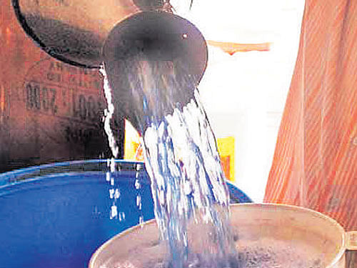 The Food and Civil Supplies department had launched a pilot project of providing biometrics-based barcoded coupons to beneficiaries for procuring kerosene at select 50 fair price shops in Bengaluru.  DH File Photo