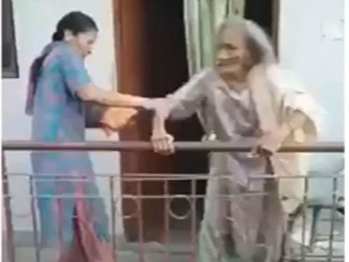 On May 23, a video, in which the 60-year-old daughter was seen beating and slapping her mother at her home in Kalkaji, had surfaced on the internet. The DCW had taken cognisance of it and issued notices to the family. Videograb
