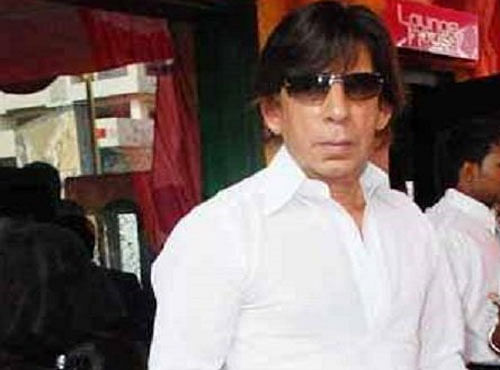 Razak Khan, 65, was rushed to Holy Family hospital in suburban Bandra at around 12.30 AM where on arrival doctors declared him dead. Picture courtesy Twitter