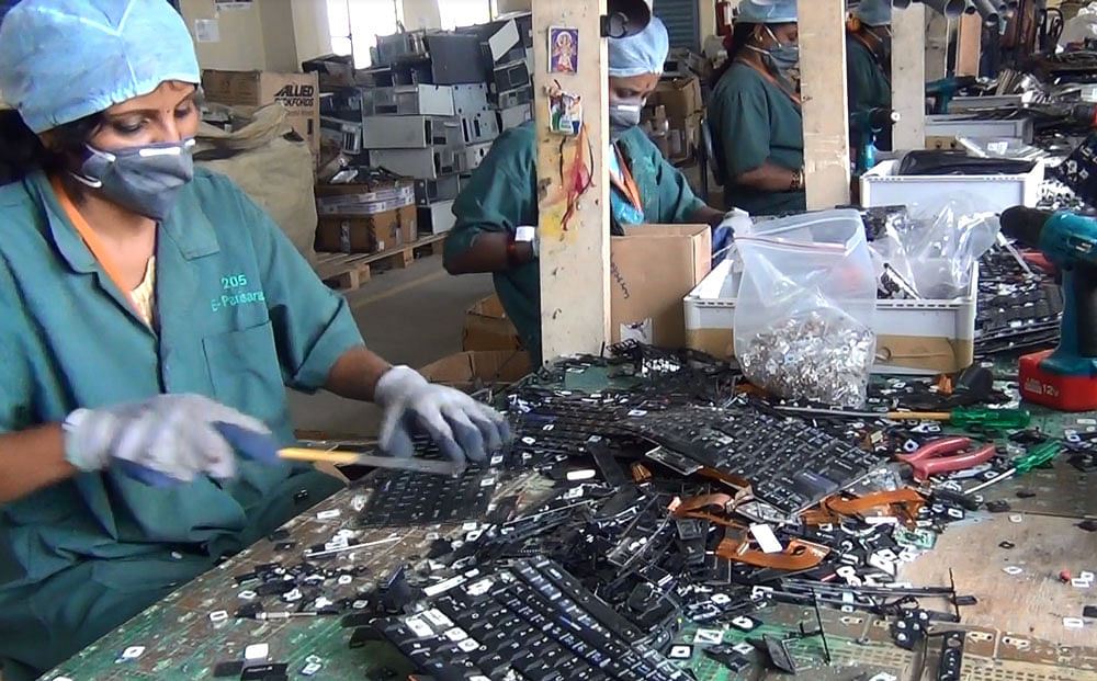 India's e-waste is growing at 30 per cent per annum, an Assocham-cKinetics study said. DH File Photo.