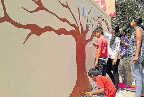 Residents of Old Airport Road' has been making an attempt to beautify the city.