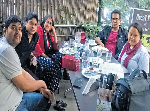 COMMON INTEREST (From left) Sagar Waffles with chocolate Garg, Bharat Bhusan, Susmita Dasgupta, Subir Ghosh and Suzanna.