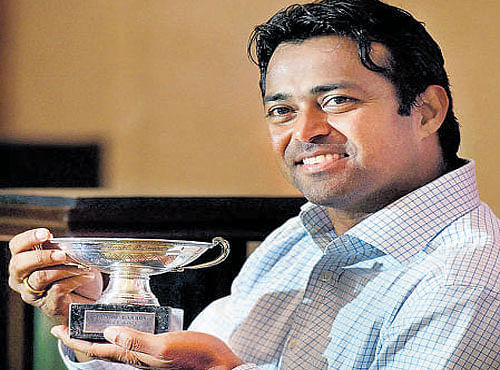 Leander Paes with his French Open mixed doubles trophy.