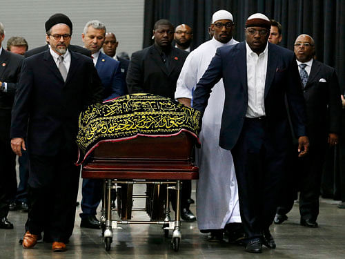 The coffin of late boxing champion Muhammad Ali arrives for a jenazah, an Islamic funeral prayer, in Louisville, Kentucky, U.S. June 9, 2016. REUTERS Photo