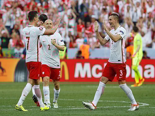 Poland kick off in fine fashion