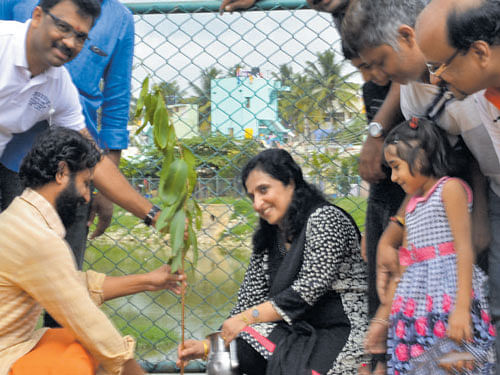 150 saplings of different species were planted in and around Vijinapura lake in Ramamurthy Nagar on Sunday.